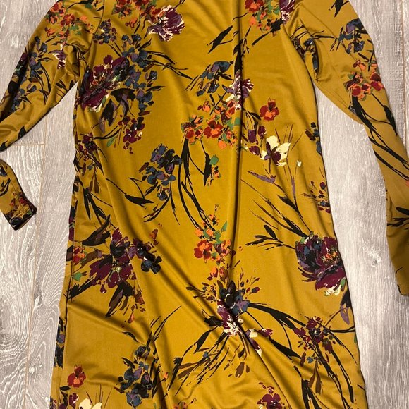 Betsy's Boutique Shop Small Polyester/Spandex Midi-Dress - Picture 11 of 12